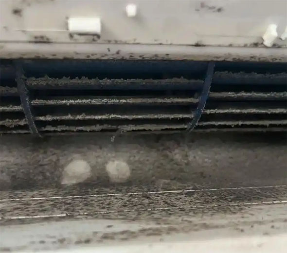 集宁空调吹的风有股烧焦味是怎么回事